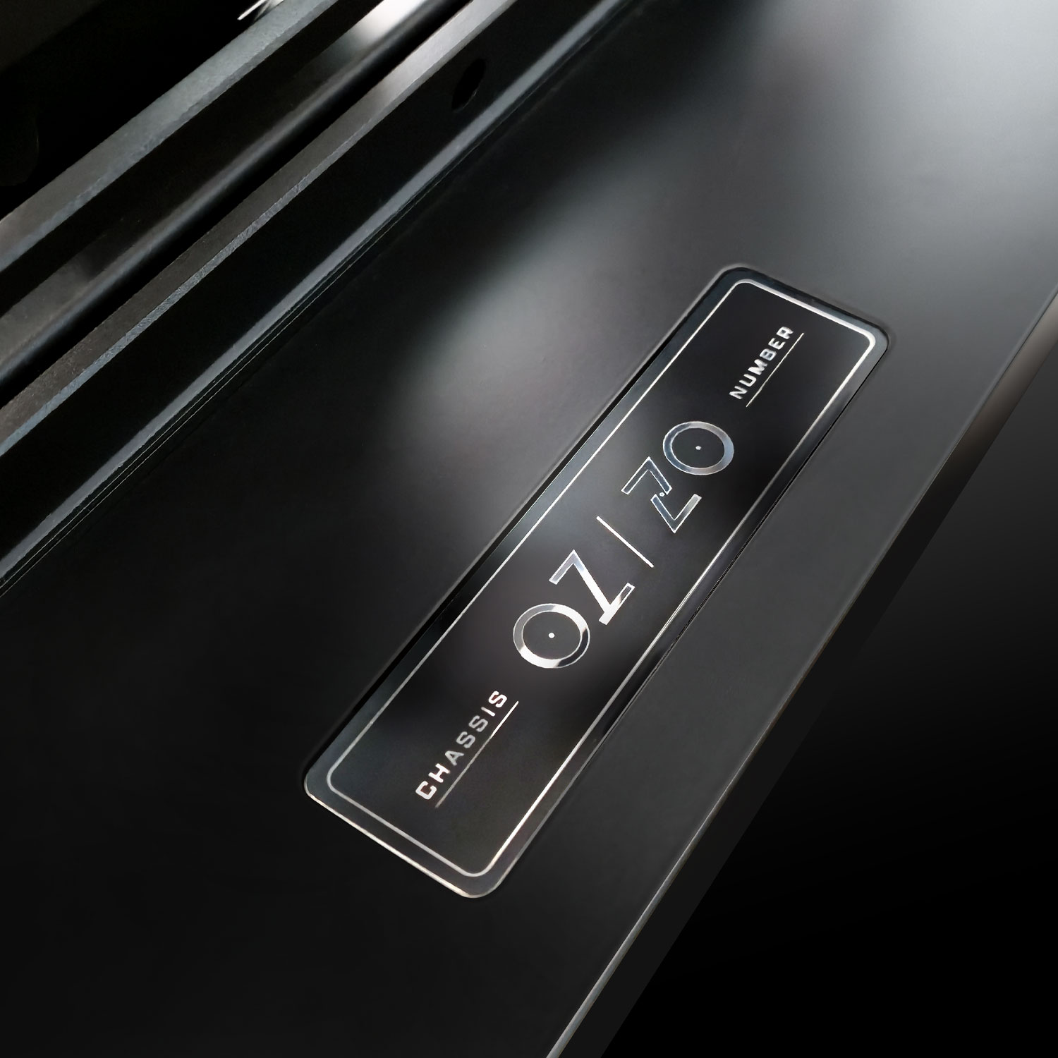 迎广 InWin AEON 限量收藏版机箱专属激光雕刻编号铭牌