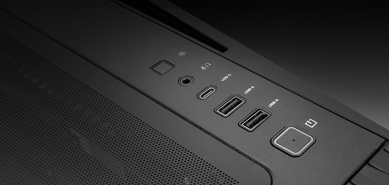 W50 現代化上置 I/O 介面包含 USB Type-C 與燈效控制按鍵