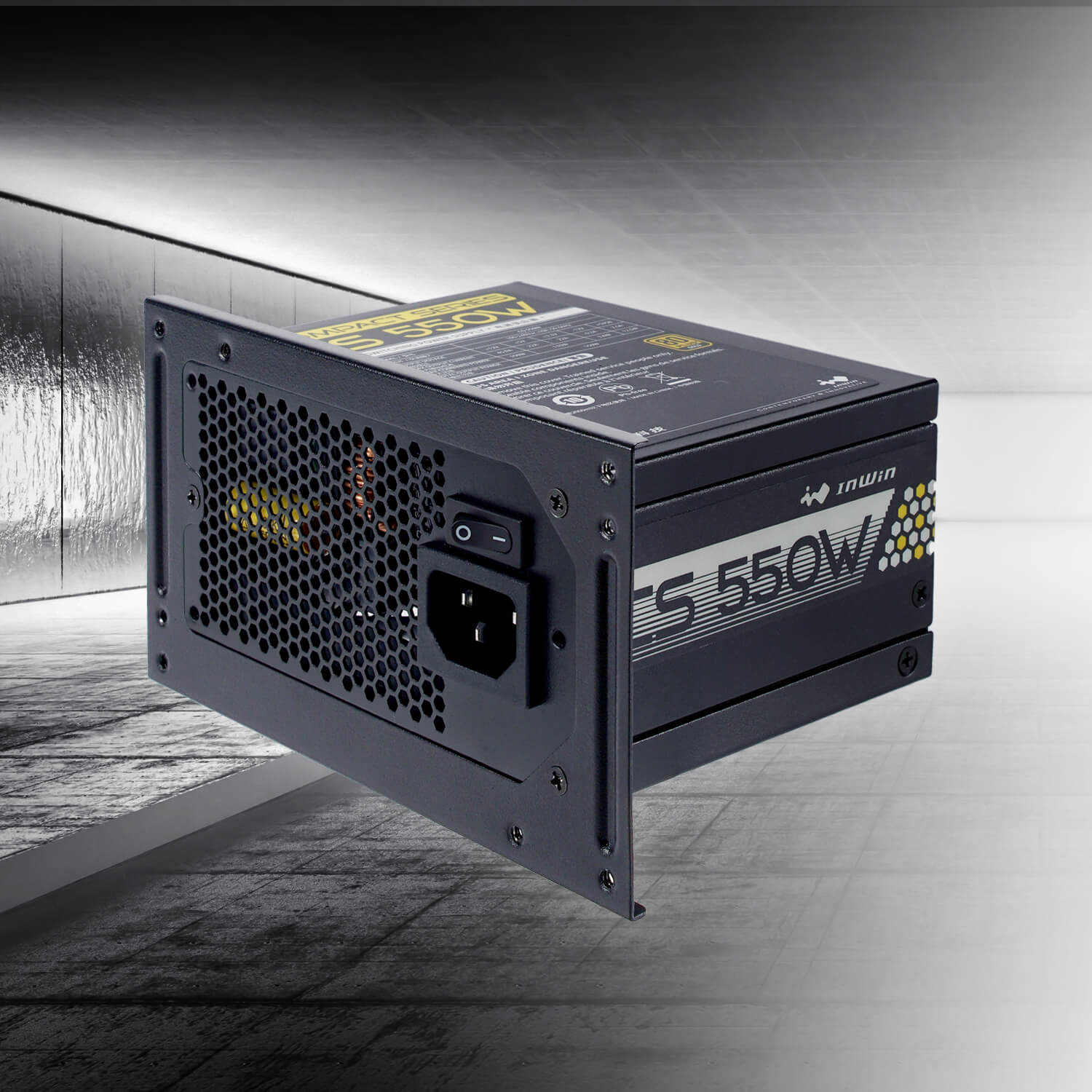 迎广科技 迎广 SFX转ATX 电源供应器转接架 CS-550W附上SFX转ATX的转接架，可将SFX电源安装于大多数ATX、Micro ATX及Mini-ITX机壳。让一般机壳也能安装